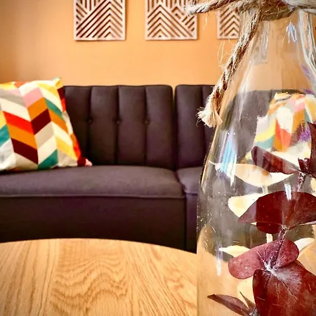 Comfy In The Heart Of Town Apartman *