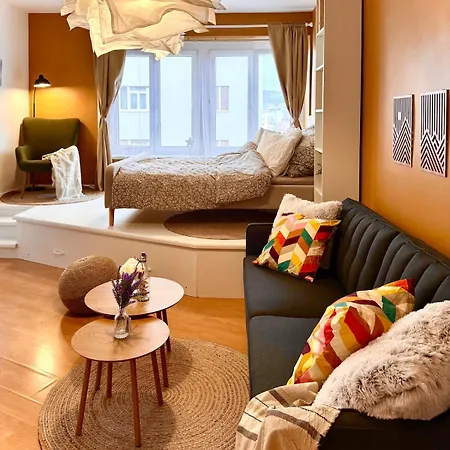 Apartman Comfy In The Heart Of Town *